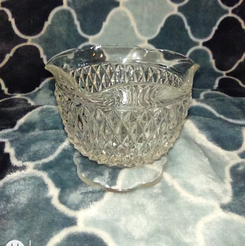 Indiana Glass Diamond Point Mayonnaise Bowl